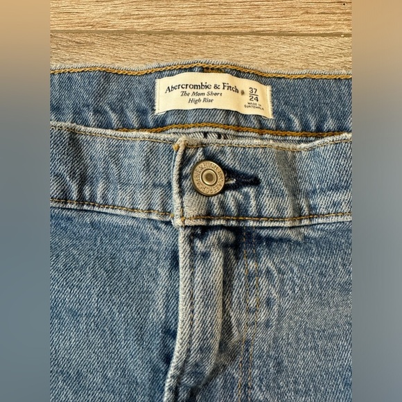 Abercrombie & Fitch~ Women’s The Mom Denim Distressed Shorts High Rise Size 24‎ - Picture 3 of 9